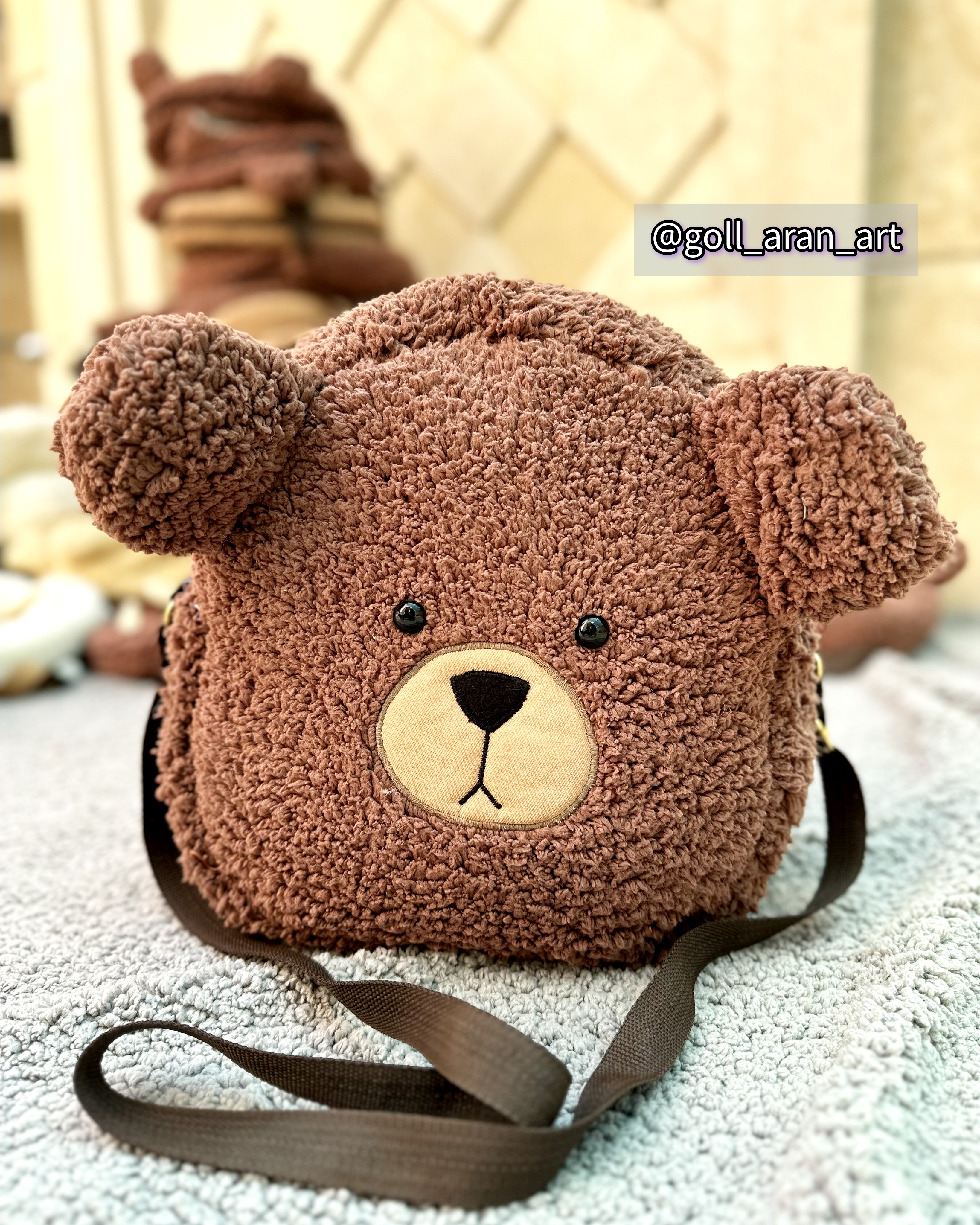 کوله پشتی تدی ایستاده